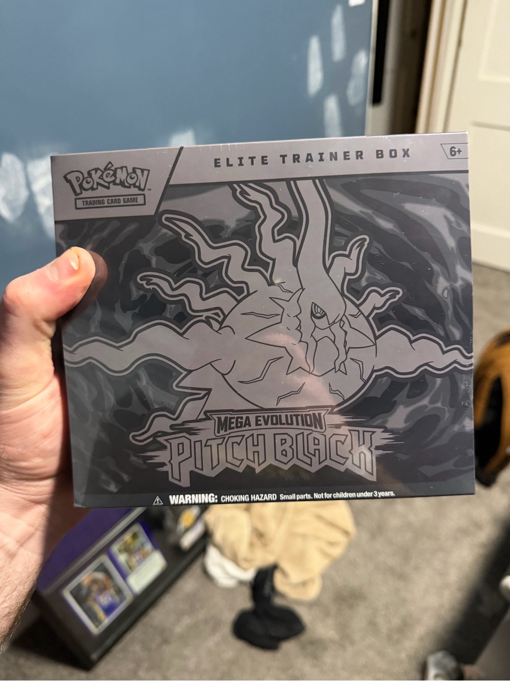 Pokemon Elite Trainer Box Mega Evolution Pitch Black - Black & Gray